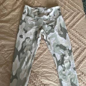 Pink Lilly Camo leggings